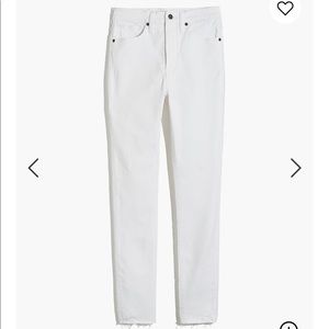 NWT 11 “ high rise white skinny jeans (sold out)